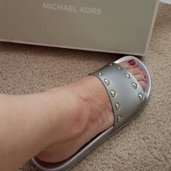MK Zooey Slides sz 7.5 - Picture 2 of 5